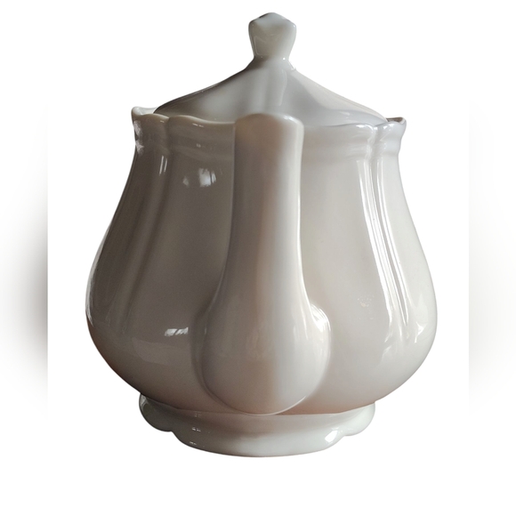 Vintage Heirloom Collection Fine Porcelain Teapot & Lid- Coastline Imports - Picture 2 of 6